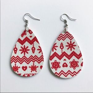 SALE❤️Festive Holiday Tear-Drop Earrings❤️🎅🎄🎁